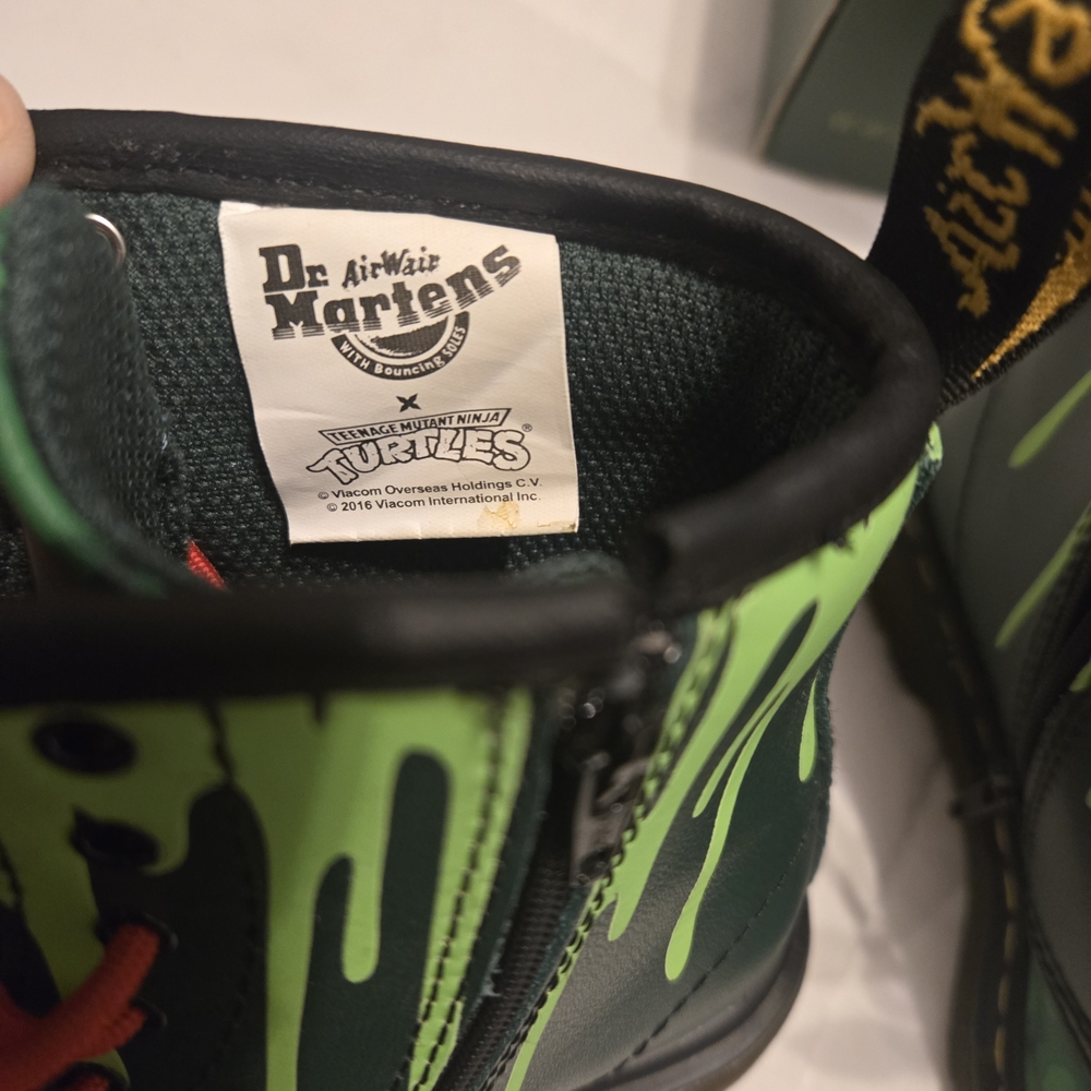 Dr. Martens Teenage Mutant Ninja Turtles Kids/Toddler Boots Limited Edition - Picture 4 of 8